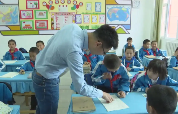 架起了家校社协同育人的云端桥梁让常识的传递打破地域界限 架起了家校社协同育人的云端桥梁让常识的传递打破地域界限