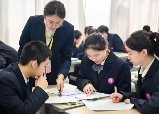 标签化问题校园树立完善的动态流动机制